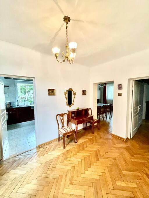 Beautiful Villa With Garden In Milanowek Экстерьер фото