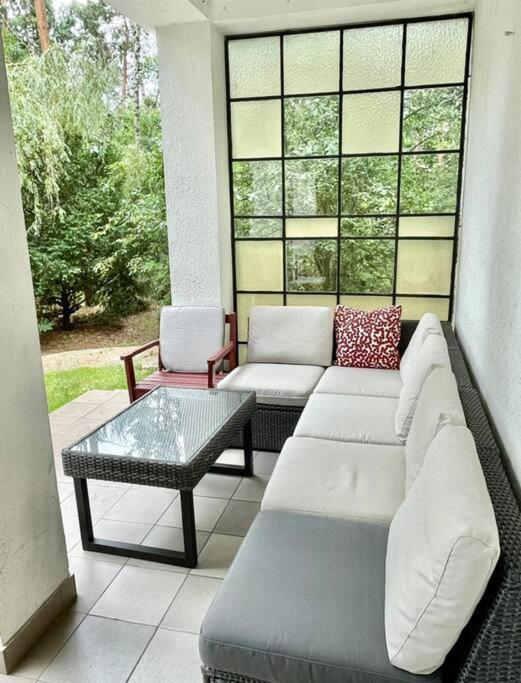 Beautiful Villa With Garden In Milanowek Экстерьер фото